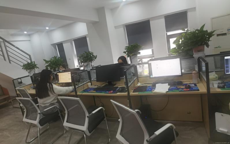 企业管理;企业管理咨询;软件销售;市场营销策划;云计算装备技术服务